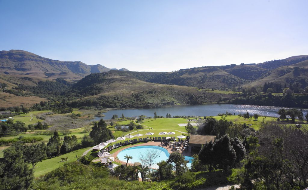 Image: Pool at the Southern Sun Timeshare Resort Drakensburg